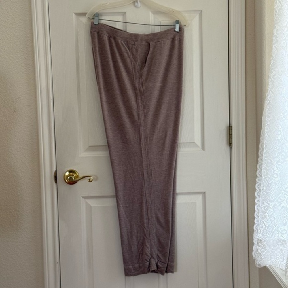 Zenergy by Chico’s (size 4 Chico’s size) Women's Knit Pants in Taupe